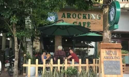 Tìm bình yên ở Arocking Café: Góc nhỏ cũ kỹ mà đầy cảm xúc