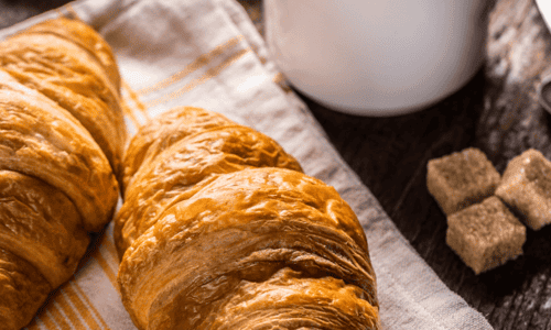 Cham Cham – Tiệm Bánh Khiến Bạn Muốn Quay Lại Thêm Một Lần Nữa