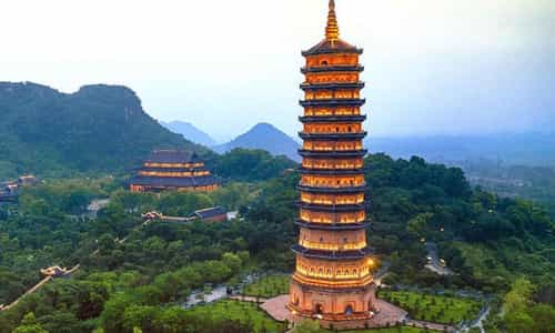 Bai Dinh Pagoda stupa : 숭배의 장소와 아름다운 풍경
