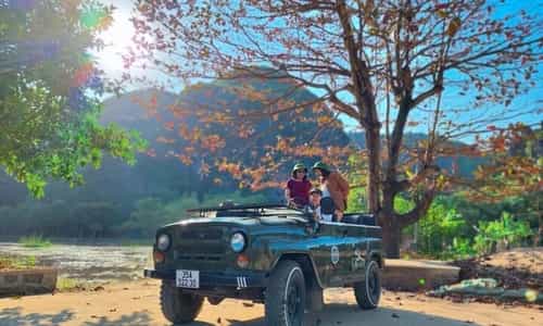 Tour Xe Jeep Ninh Bình: Trải Nghiệm Thiên Nhiên Hùng Vĩ Theo Cách Độc Đáo