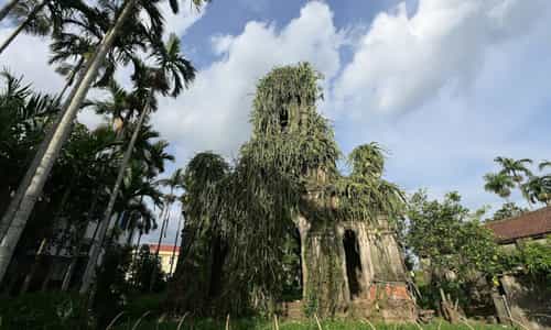Check-in Nhà Thờ Bỏ Hoang Mang Dáng Dấp Lâu Đài Cổ Tích