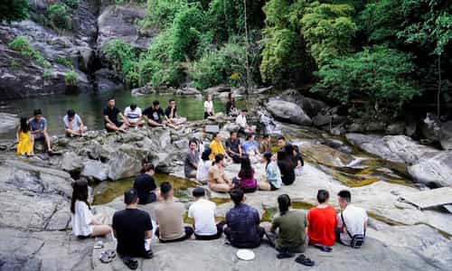 Thử một ngày “lạc” giữa núi rừng tại YesHue Eco