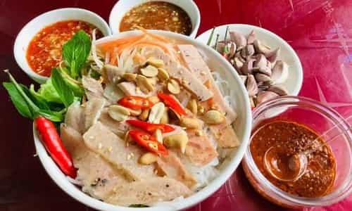 Gợi Ý Ăn Sáng Tại Huế: Quán Bún Mắm Nêm Mệ Thảo Đậm Đà Hương Vị