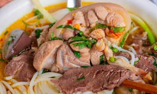 Bún Bò Huế Chú Vọng: Nơi Hương Vị Truyền Thống Vẫn Sống Mãi