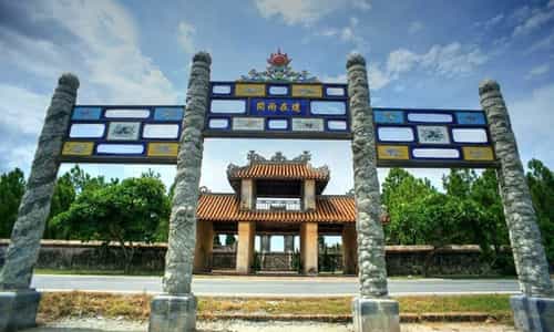 Hành Trình Khám Phá Văn Miếu Huế: Vẻ Đẹp Cổ Kính Vượt Thời Gian