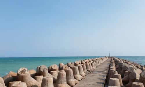 Bờ Kè Khánh Hội – Nơi Biển Xanh Và Bình Yên Gặp Gỡ