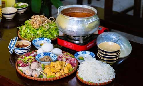 永隆田蟹火锅:水乡滋味,让旅人流连忘返
