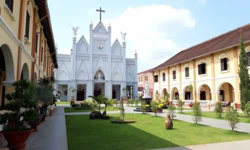 Cai Mon Church: A Landmark of Ancient Roman Architecture in the Heart of Vinh Long