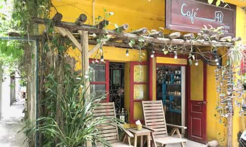 Khám Phá Góc Nhỏ Vintage Đầy Nắng Tại Café Nhà 41