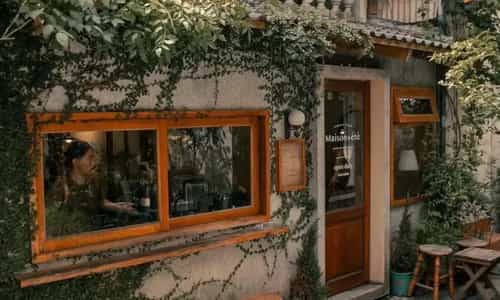 Maison De Éte’ – Góc Trốn Yên Bình Giữa Lòng Khu Tập Thể Cũ Hà Nội