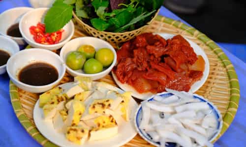 Trải Nghiệm Vị Giòn Tan Của Sứa Đỏ Tại Góc Phố Lê Văn Hưu