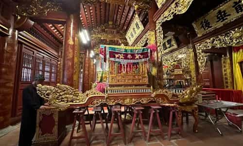 Explore a Thousand-Year-Old Temple: Home to an Unrivaled National Treasure