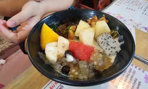 Chè Anh Đẹp Trai: Tọa Độ Ăn Vặt Cực Hot Tại Ngõ Tự Do