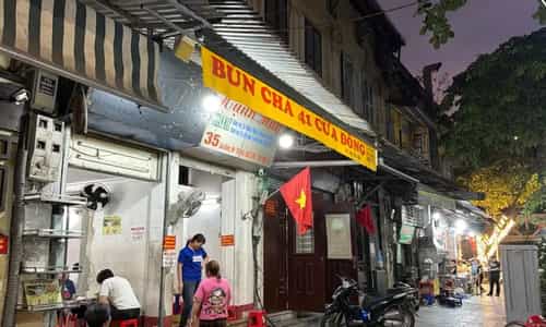 Bún Chả 41 Cửa Đông:河内老街深处,祖传风味名声远扬