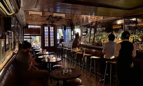 Polite & Co: Góc Bar Cổ Điển Giấu Mình Giữa Lòng Phố Cổ Hà Nội