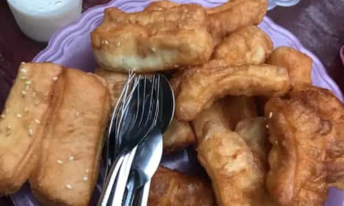 Ngược Dòng Ký Ức Với Món Sữa Chua Đùi Gà Huyền Thoại