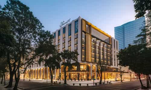 Fairmont Hanoi: Sự Hòa Quyện Tinh Tế Giữa Di Sản Và Tiện Nghi