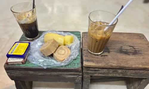 Thưởng Thức Ly Cà Phê Đánh Bọt Gia Truyền Tại Cafe Nhĩ Số 2 Hàng Cá