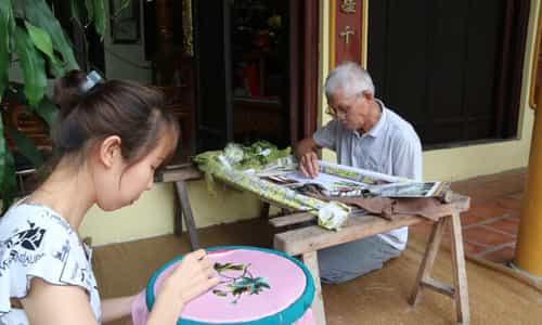 Di Sản 130 Năm: Hành Trình Khám Phá Làng Thêu Ren Thanh Hà Tinh Xảo