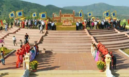 Huyền Thoại Đàn Kính Thiên Nơi Giao Thoa Đất Trời