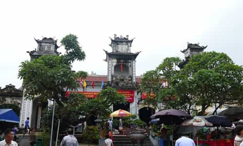 Hành Trình Tìm Về Cội Nguồn Tại Đền Bảo Lộc Ninh Bình