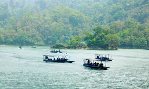 Khám phá Hồ Ba Bể – Viên ngọc xanh giữa đại ngàn Đông Bắc