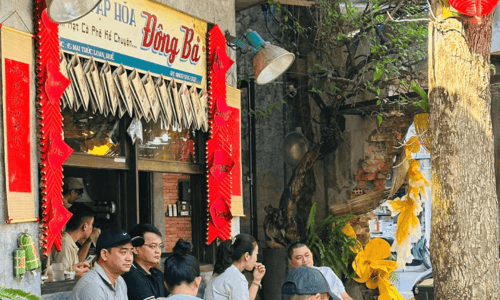 Chạm Tay Vào Ký Ức Xưa Cũ Cùng Không Gian Đông Ba Coffee