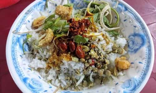 Khám Phá Quán Cơm Hến Đập Đá Nổi Tiếng Nhất Vùng Vỹ Dạ