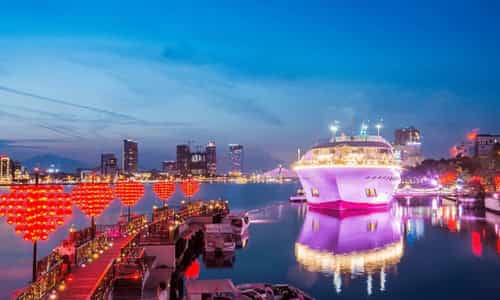 Cầu Tình Yêu: Khi "Ổ Khóa" Chỉ Là Cái Cớ Để Chạm Vào Nhịp Sống Đà Nẵng