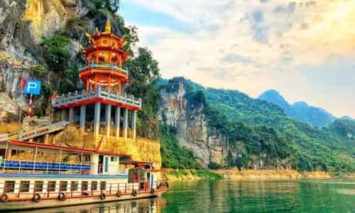 Thung Nai Review: Discovering the 'Ha Long Bay of the Mountains' Amidst Hoa Binh Lake