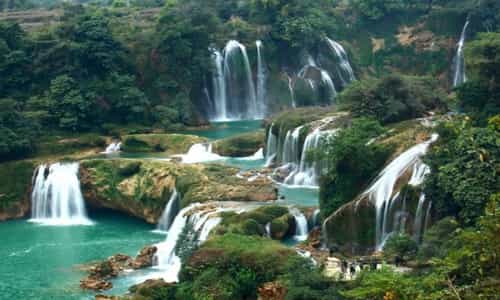Tưởng Hoà Bình chỉ có núi, ai ngờ lại giấu một con thác đẹp thế này!
