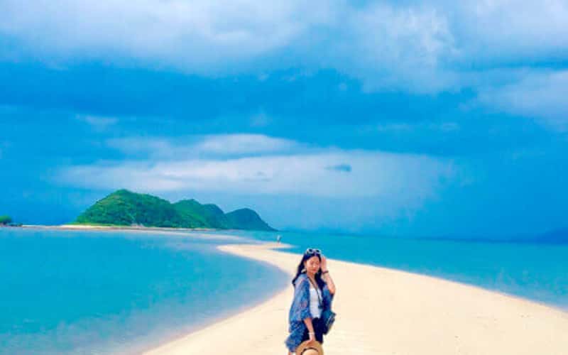探索云峰湾中那条独特的“白色沙路”