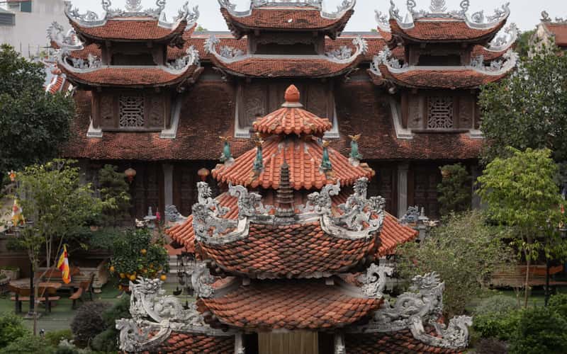 新年伊始,河内一座近千年历史的神圣寺庙迎来春假