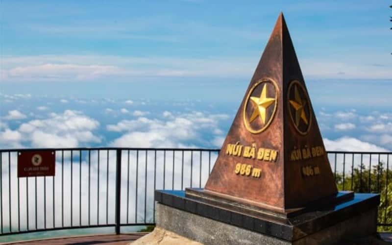 Khám phá núi Bà Đen - nóc nhà Nam Bộ