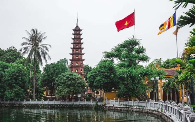 镇国寺 - 河内最神圣的寺院。