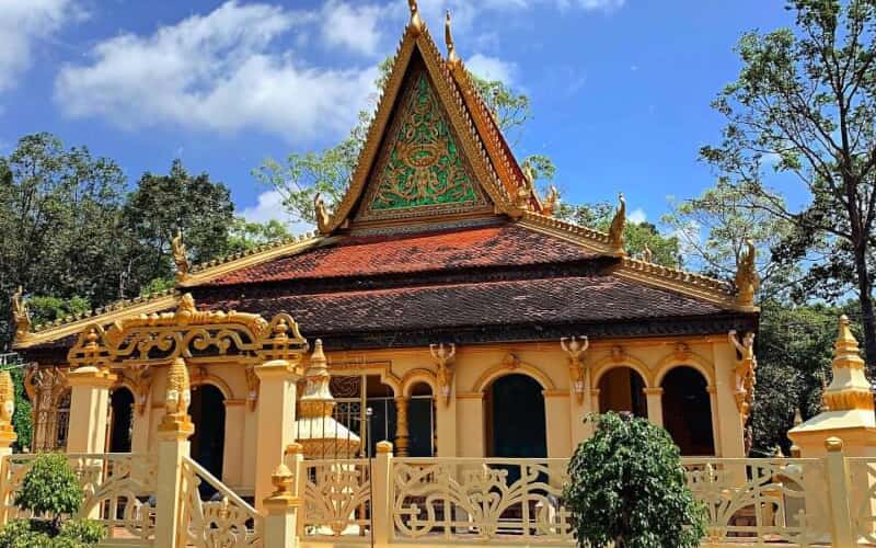ベトナム・チャーヴィン省で巡る、千年の時を刻むクメール寺院
