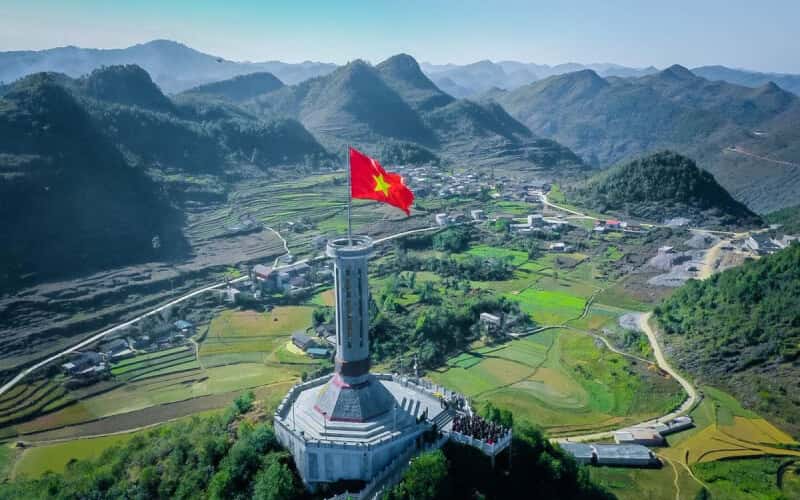 龙铜旗杆:祖国开端的神圣印记