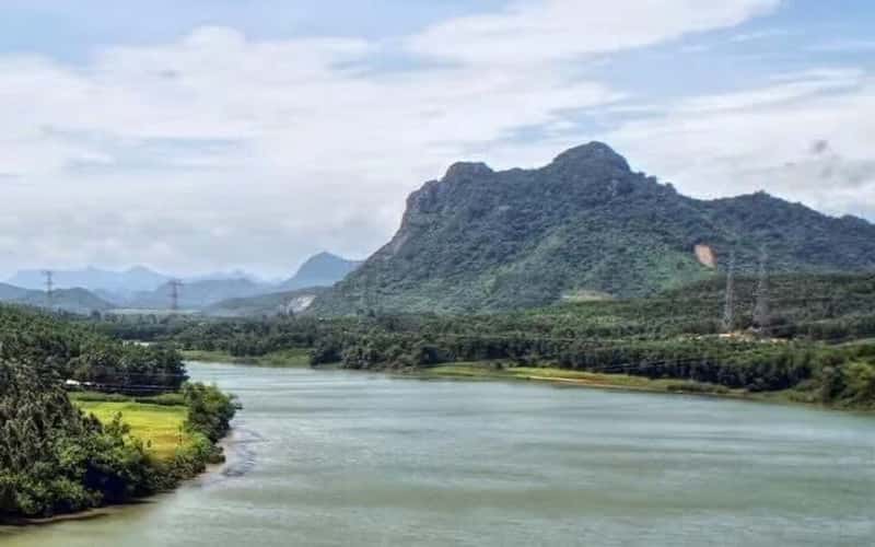 Cảnh sắc mê hồn trên dòng sông có lịch sử bi tráng ở Quảng Bình