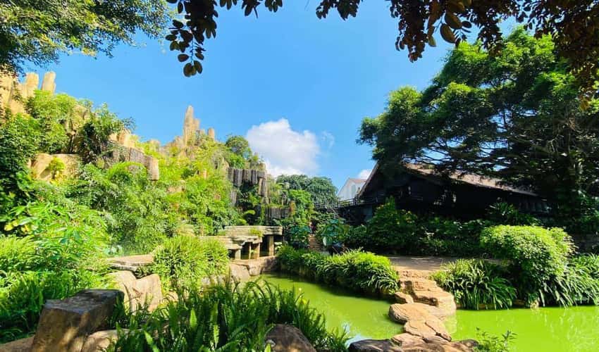 Làng cà phê Trung Nguyên