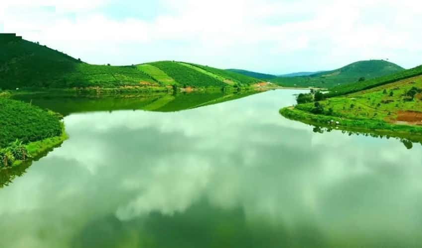 Hồ Đồng Xanh – Đồng Nghệ