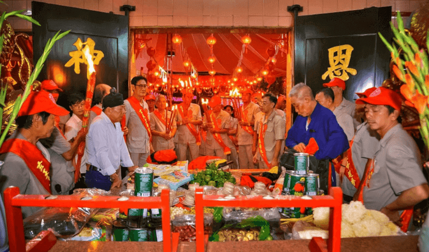 オンボン寺院祭り