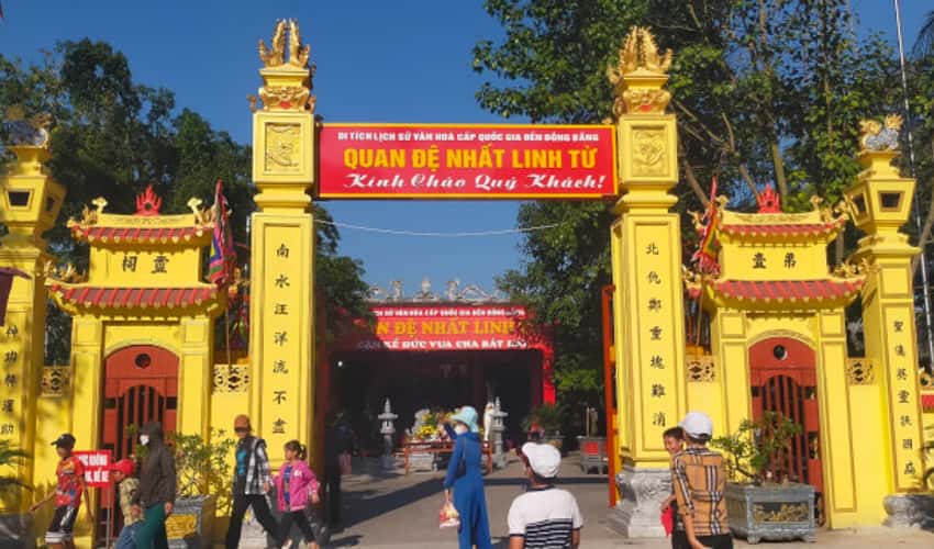 Traditional festival at Dong Bang Temple