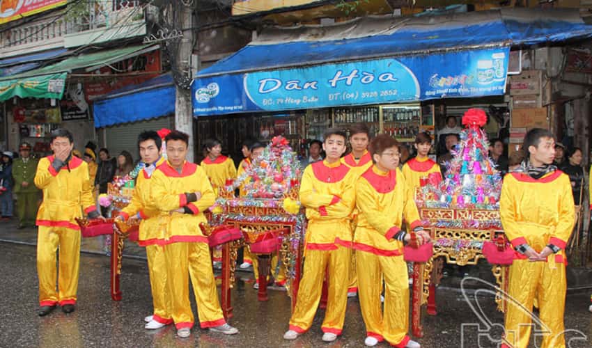 Lễ hội đền Bạch Mã