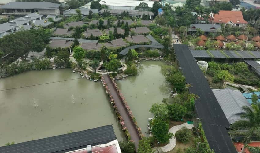 Làng Du lịch sinh thái Sen Hồ