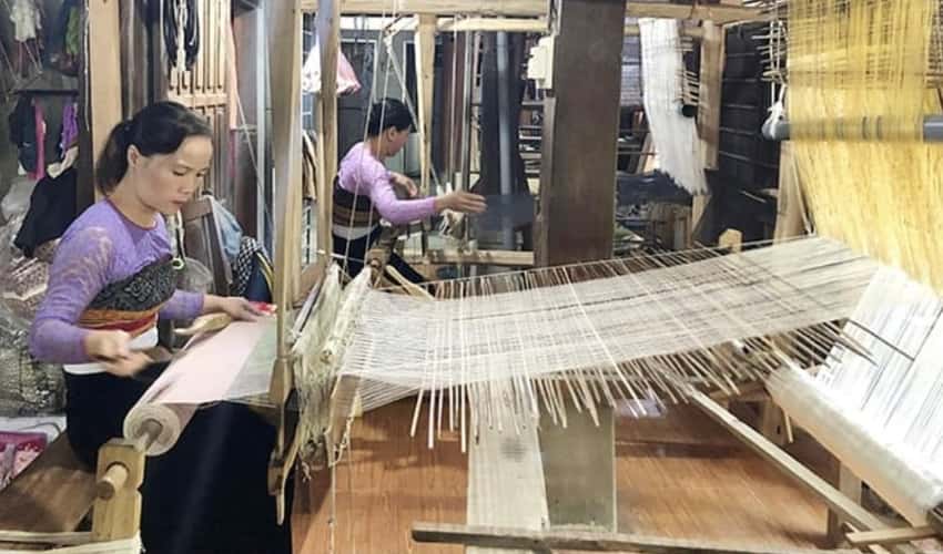 Làng nghề dệt thổ cẩm Chiềng Châu