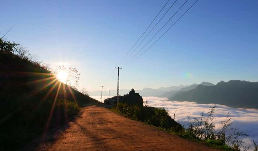 Bản Hang Đá Sapa