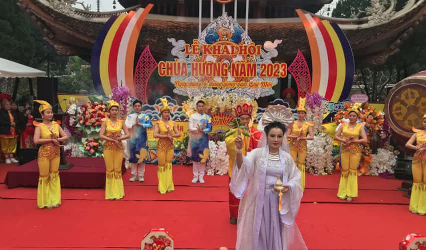 Lễ hội chùa Hương