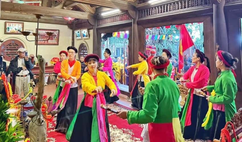 Lễ hội Đình Nghi Tàm