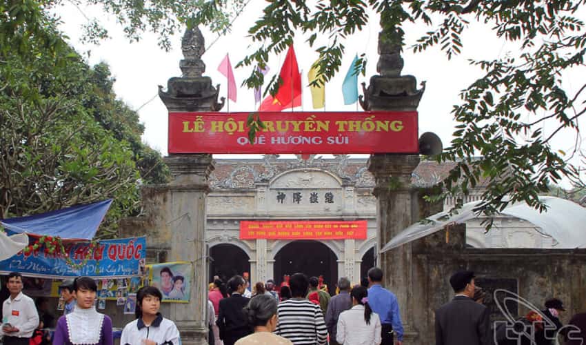 Lễ hội làng Sủi