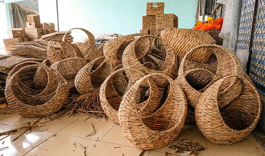 Làng nghề đan lục bình Ngãi Tứ